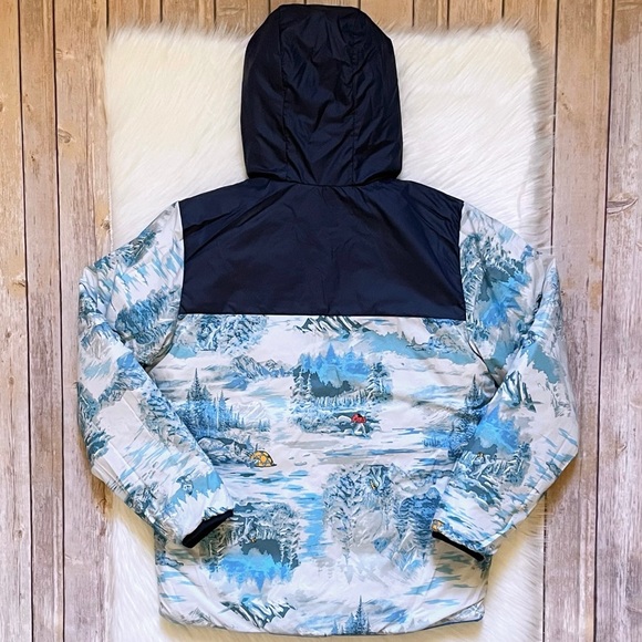 The North Face Boys’ Reversible Perrito Jacket - Picture 6 of 10
